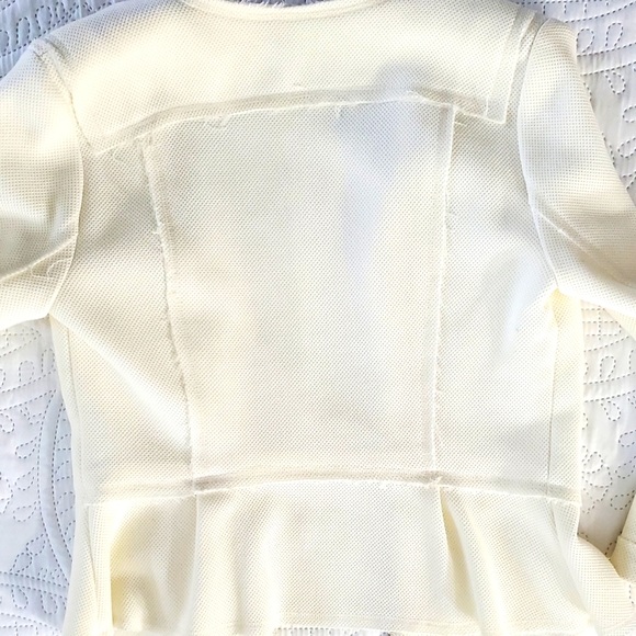 Blazer - Picture 5 of 5